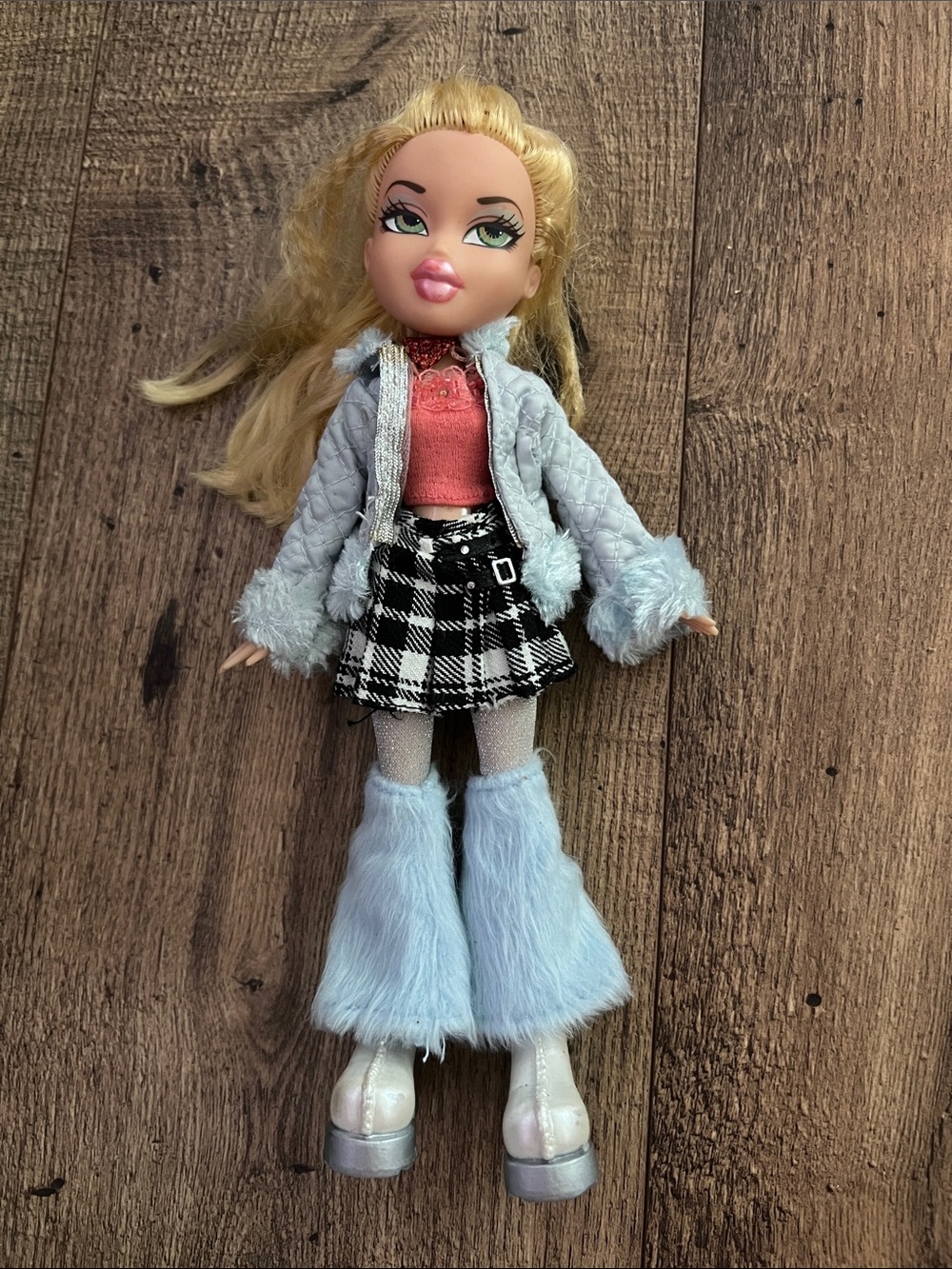 Vintage 2003 MGA Bratz "Wintertime Wonderland" Cloe Doll (1st Edition)